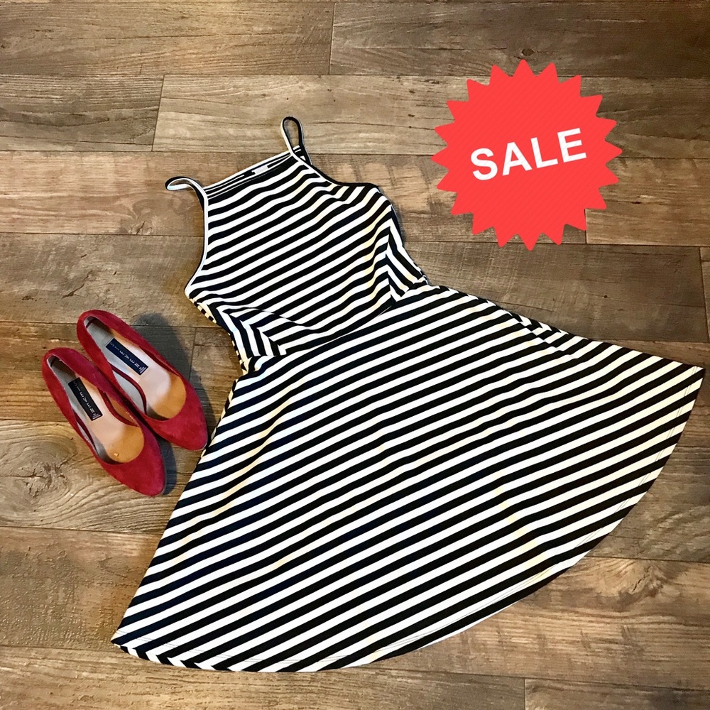 ‼️4/$15‼️H&M A line striped dress